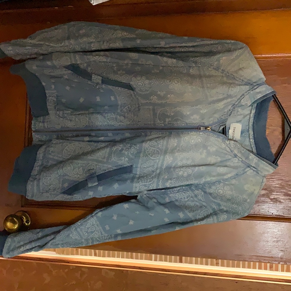 Light jacket with bandana print size XL